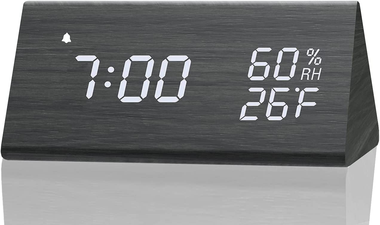 Digital alarm clock, with electronic LED time indicator