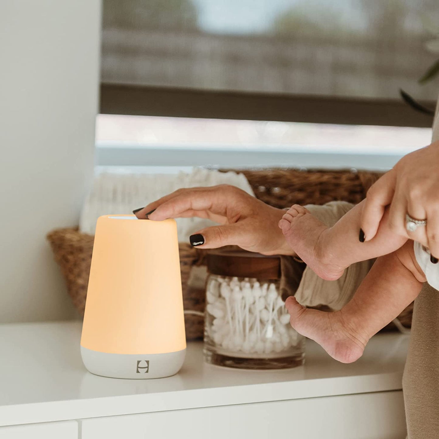 Sound machine, night light and sleep coach to wake up