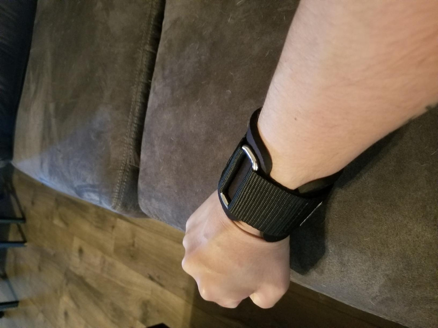 Straps + wristband for weightlifting (Black Color)