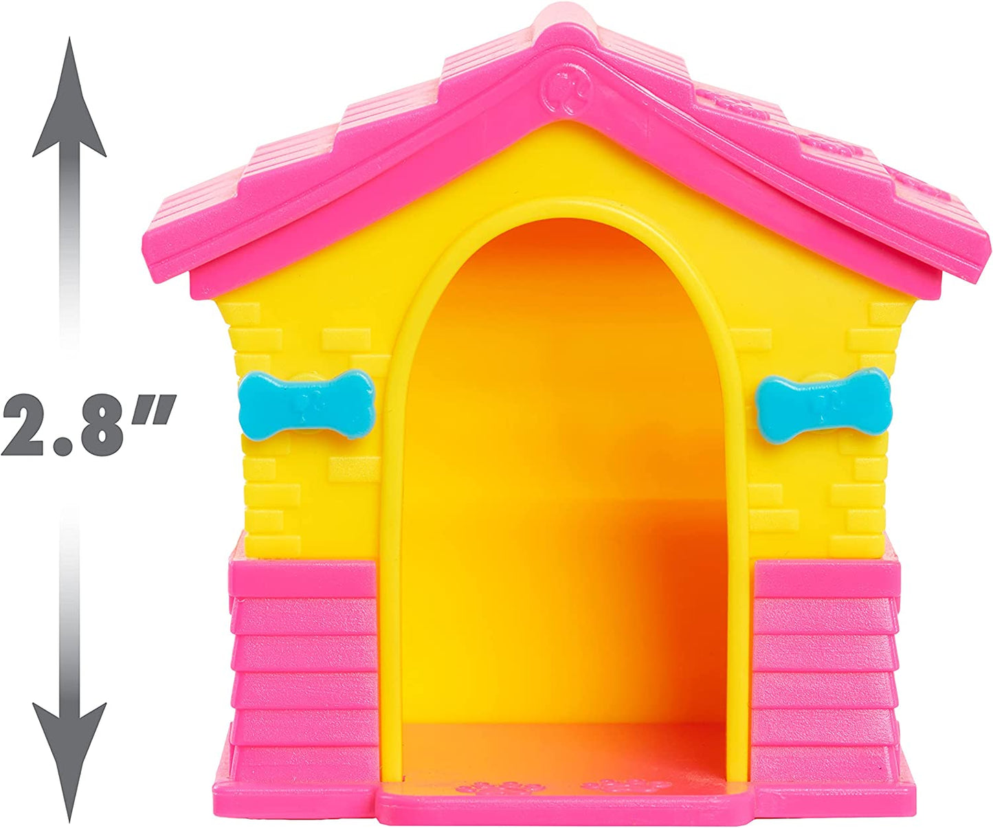 Dollhouse, includes pets and more than 15 accessories