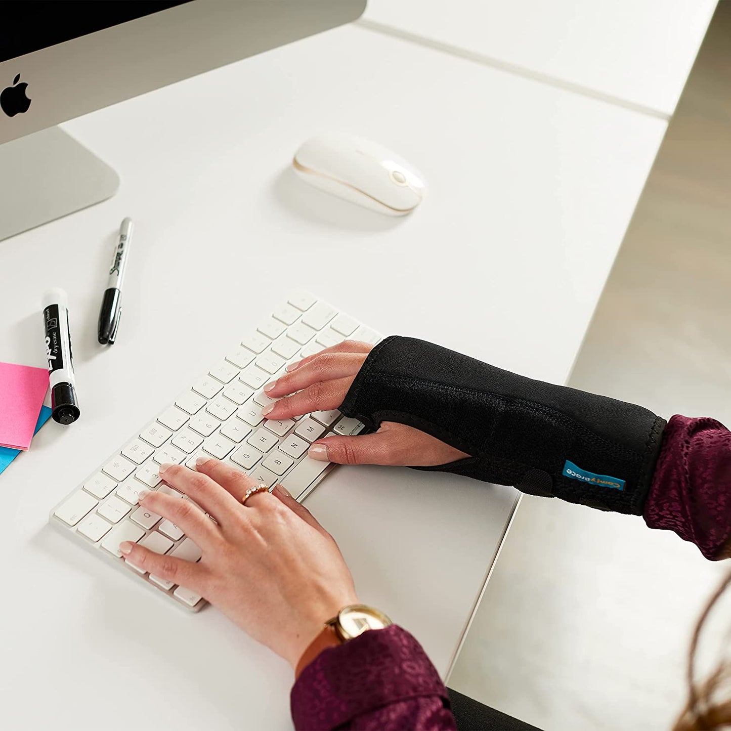 Wristband, fits both hands