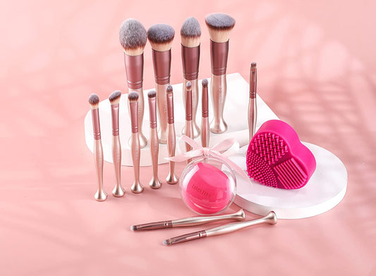 14-piece brush set, with makeup sponge and cleanser