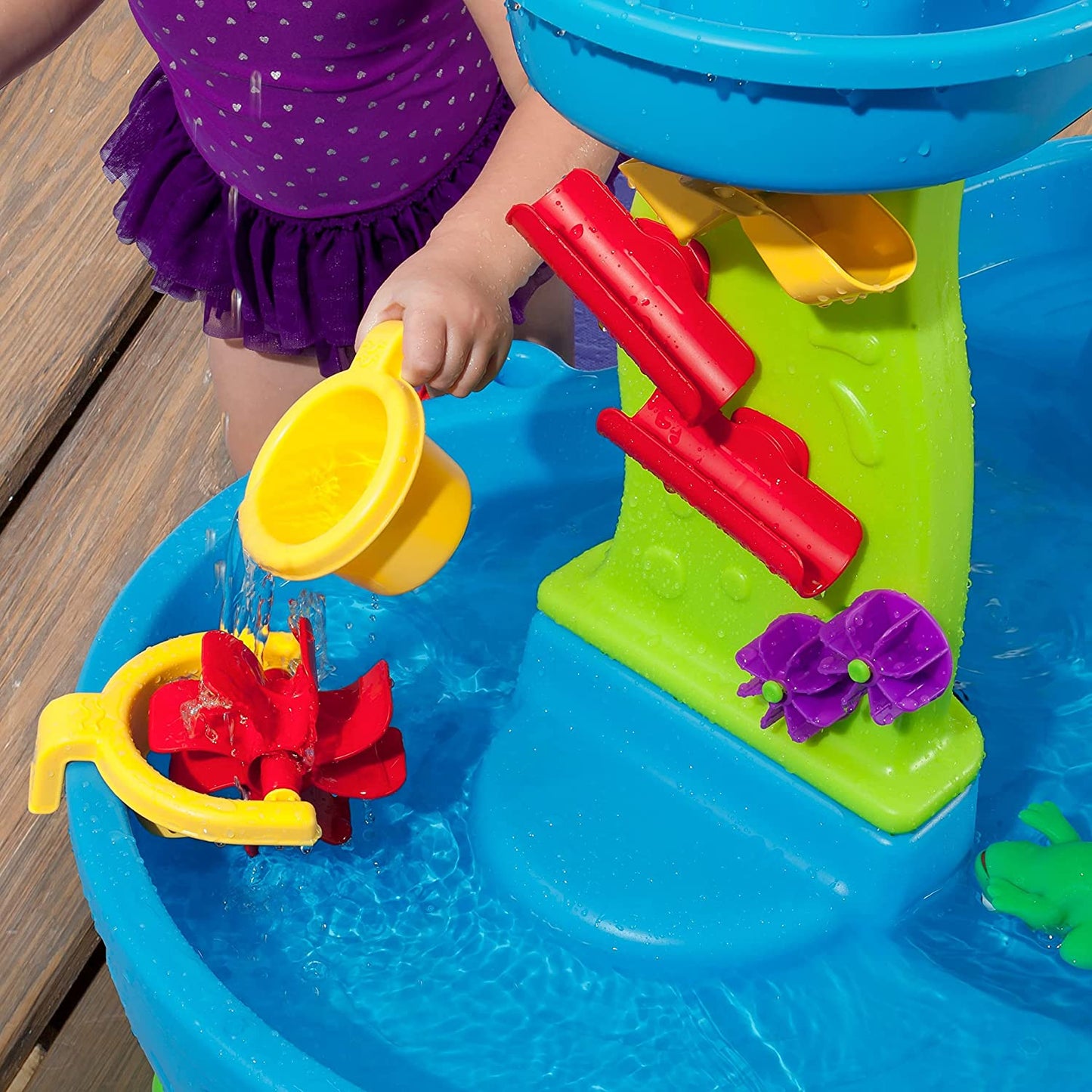 Water play table for children, 13 pieces