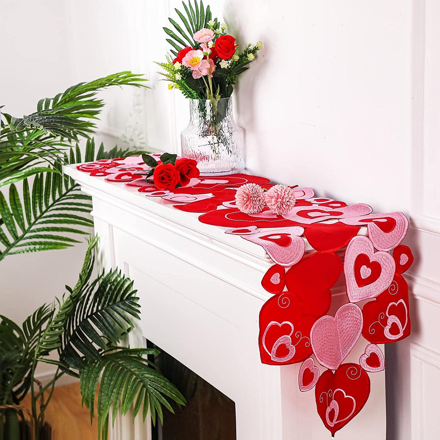 Table Runner for Valentine's Day 15.7" x 68.9" (Red and Pink)