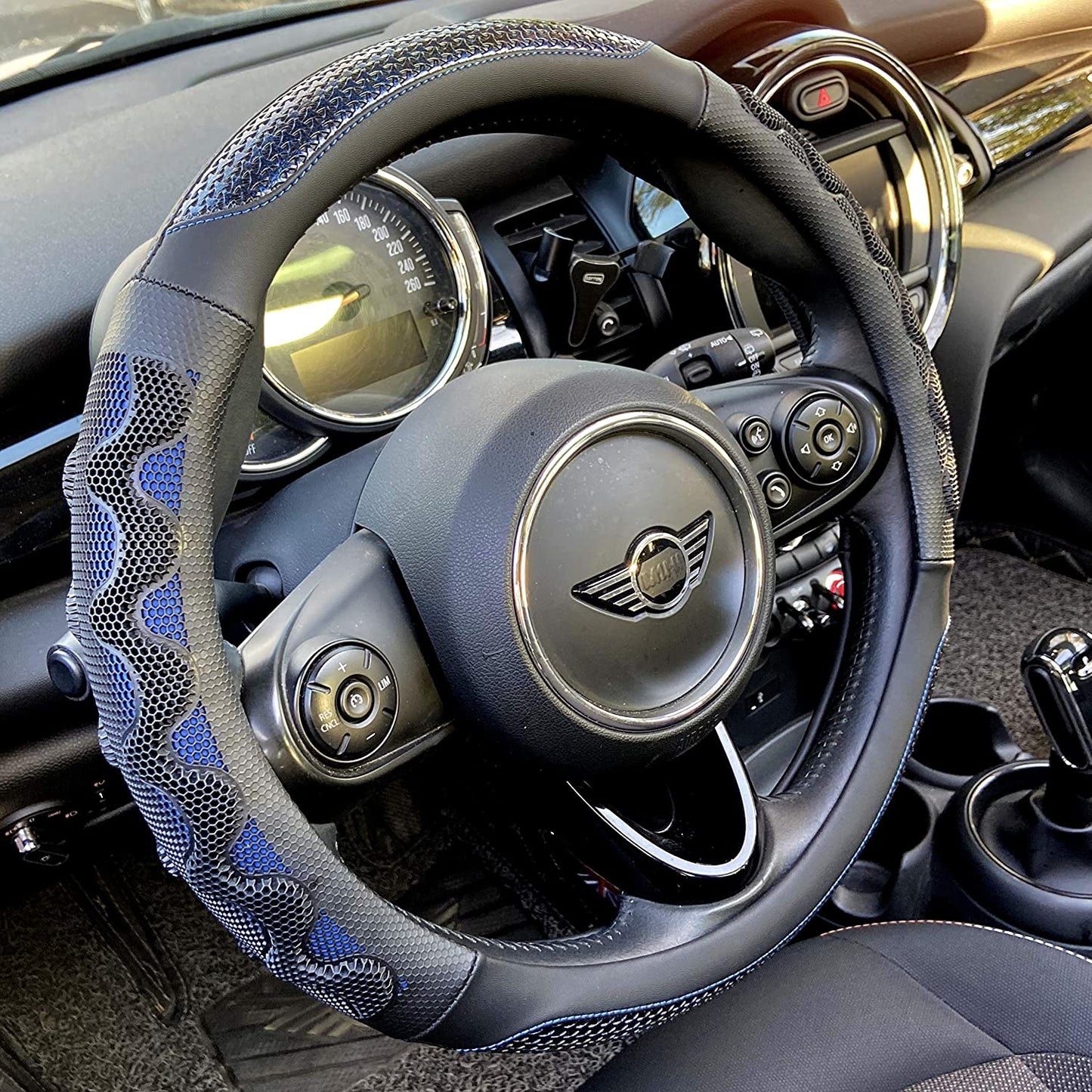 Black Honeycomb High Grip Steering Wheel Cover (Blue)