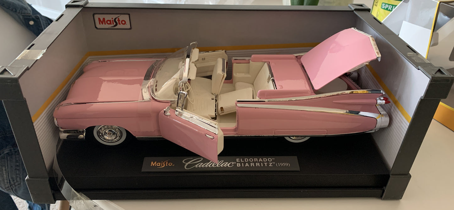 1/18 Scale Collectible Diecast Model Car, (Pink)