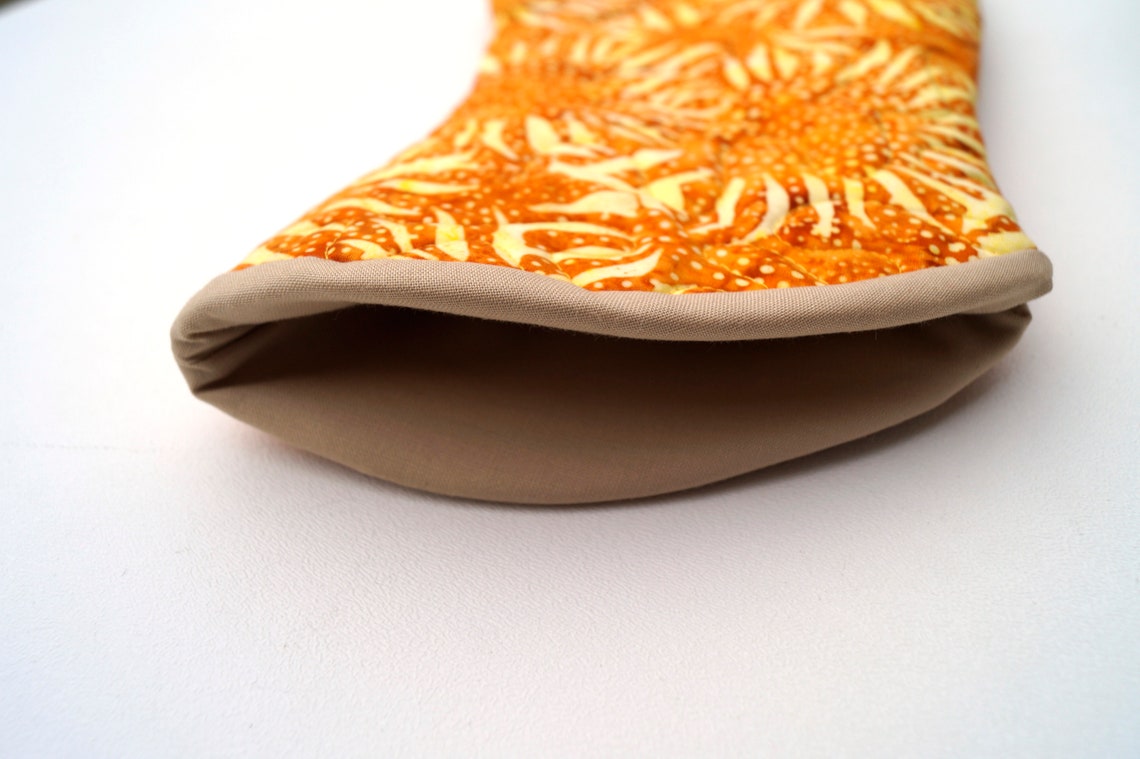 Yellow and Orange Sunflower Quilted Oven Mitt (No Hanging Tab)