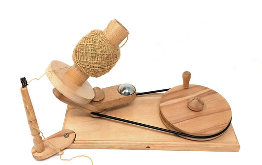 Ball winder with wheel, 14.5 cm and rope holder, maple wood