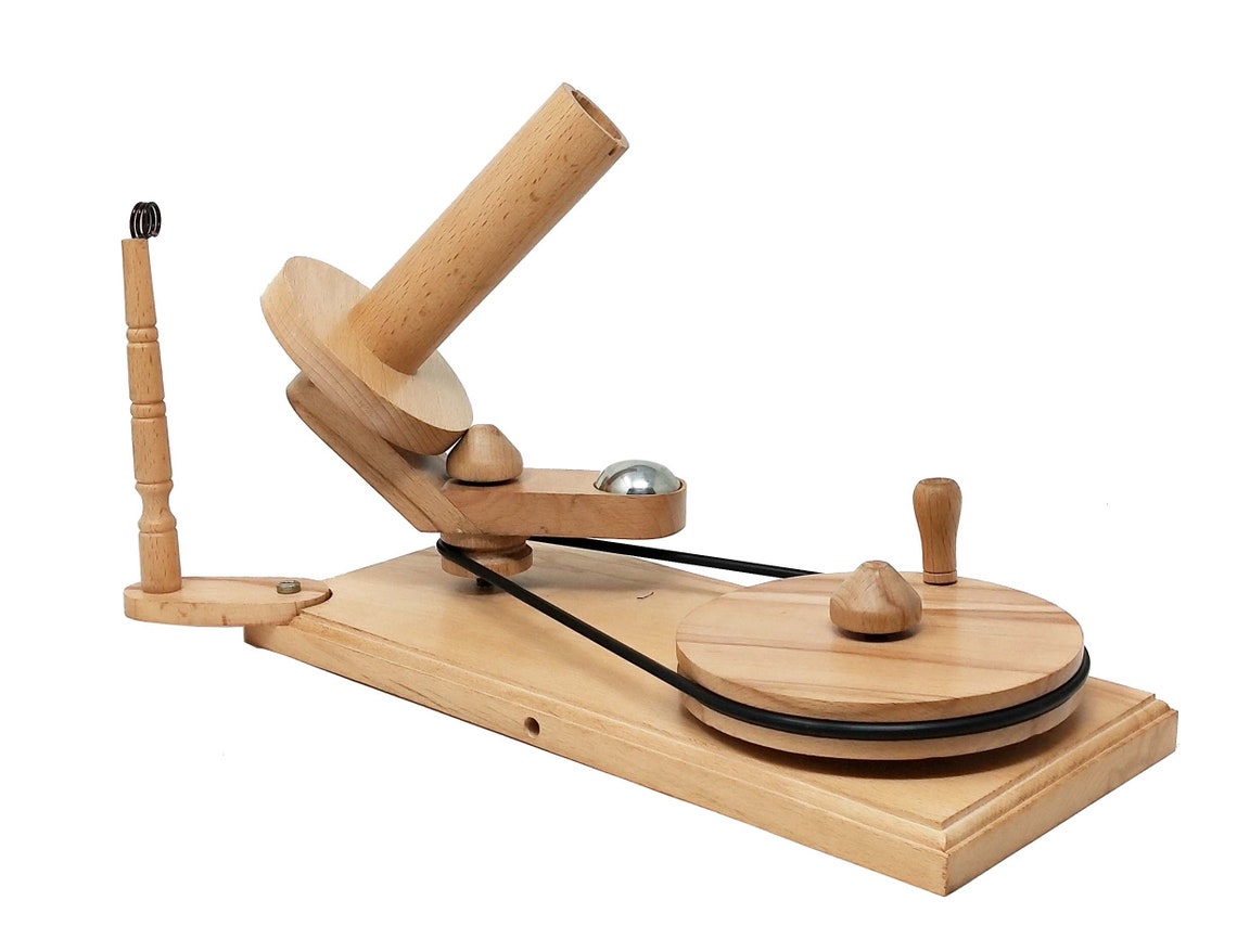 Ball winder with wheel, 14.5 cm and rope holder, maple wood