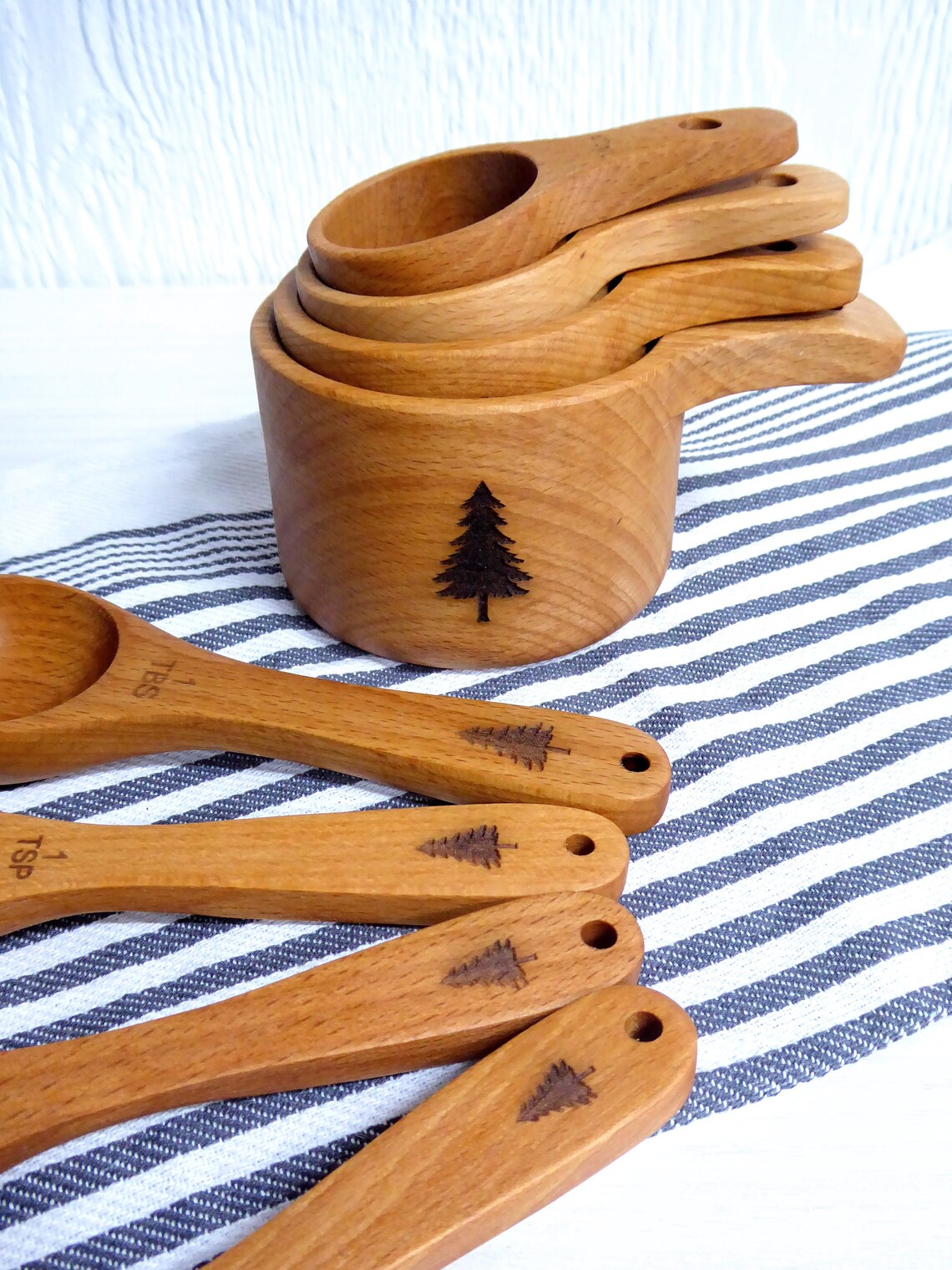 Wooden measuring cups and spoons, 8 units