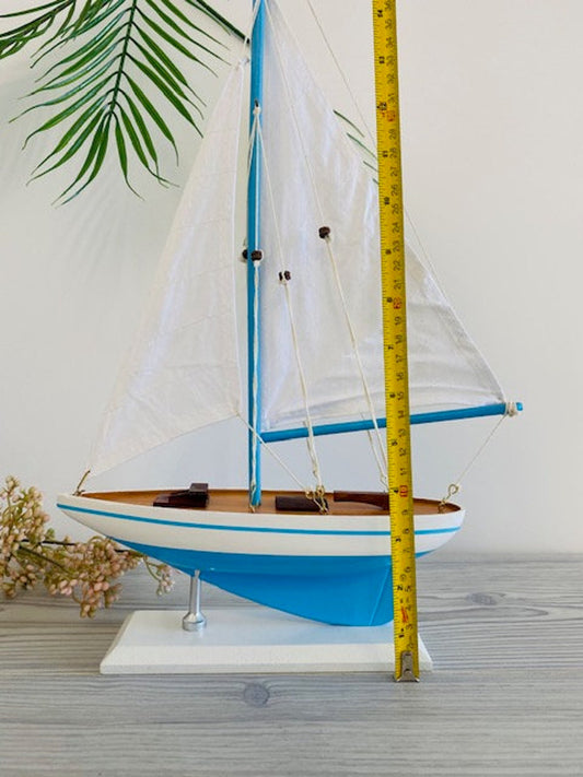 Pacific Sailer Wooden Model Ship, Blue+Blue sails