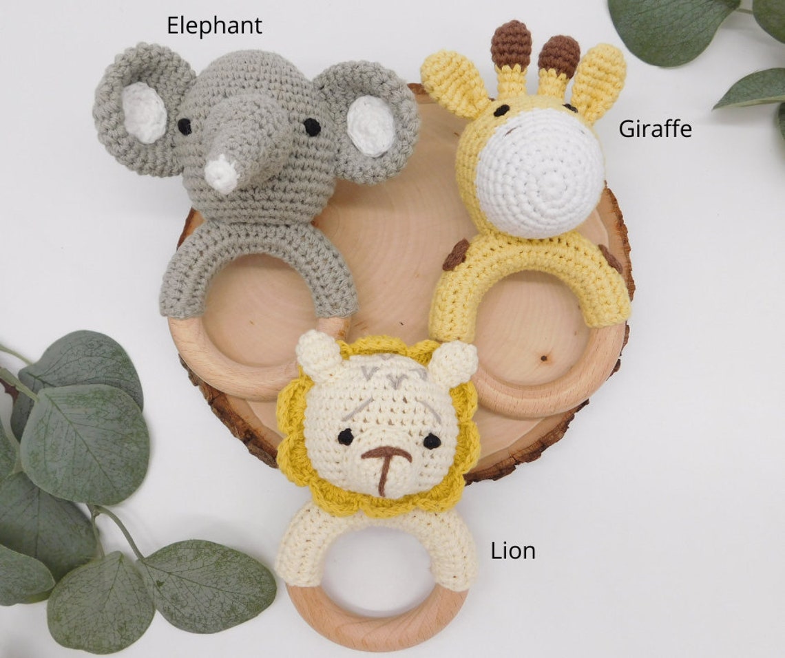 Giraffe Rattle with Wooden Crochet, Color: Yellow and white