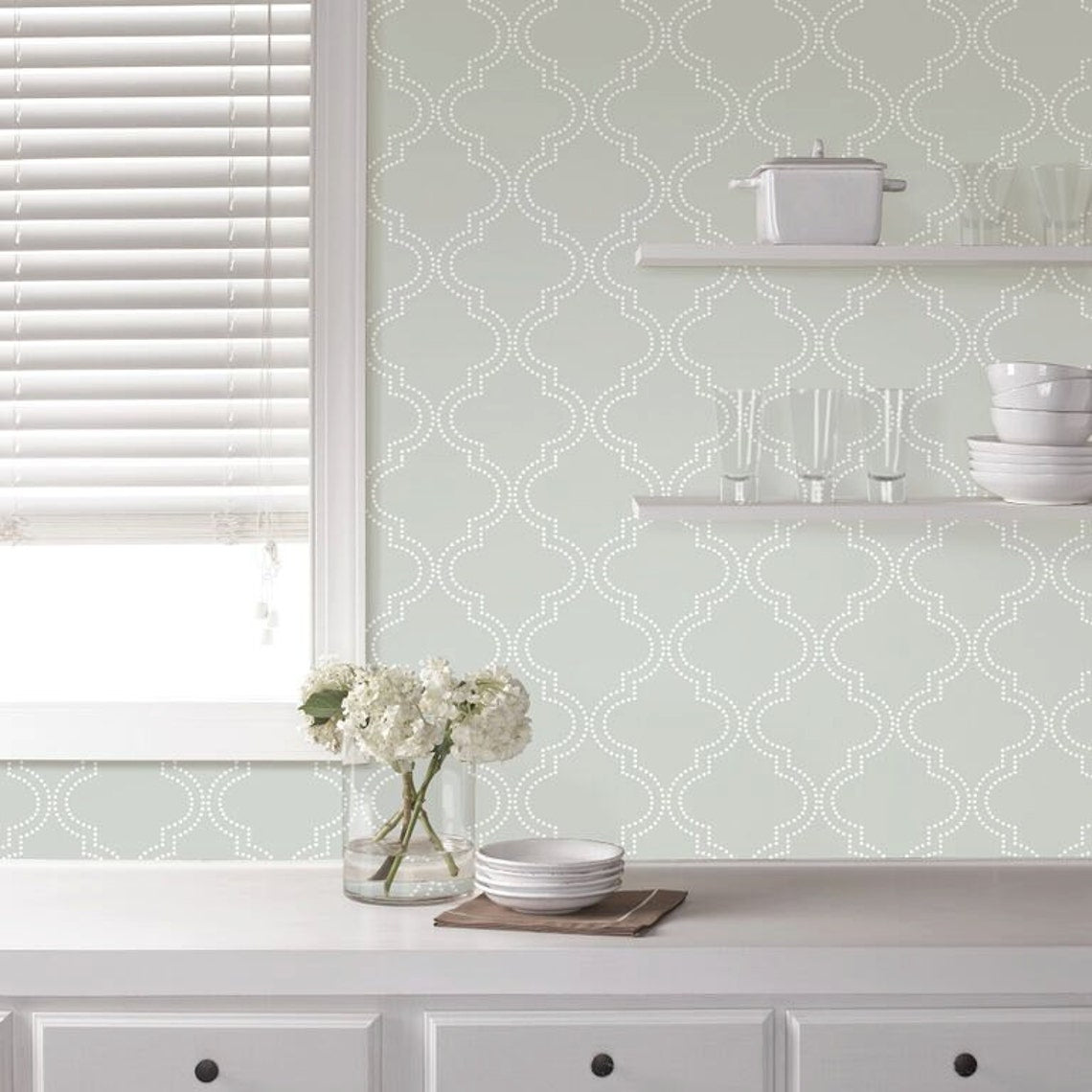 Gray Quatrefoil Modern Wallpaper(20.5 x 36 Inch Yard)