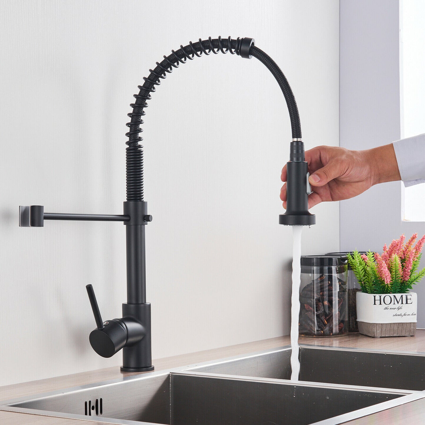 Kitchen faucet with pull-out spray, swivel, color: black